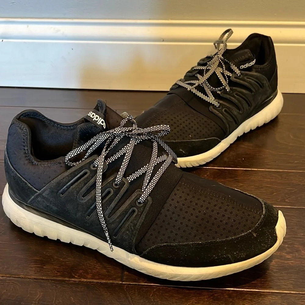 Adidas tubular men’s size 13
